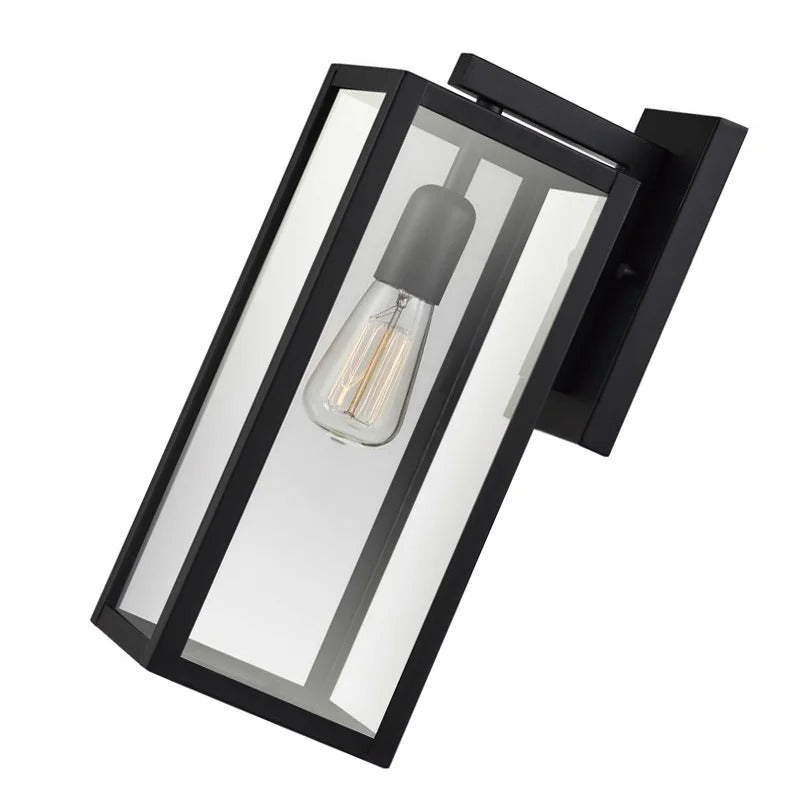Czarna latarnia ścienna z wysokimi prostokątnymi panelami szklanymi